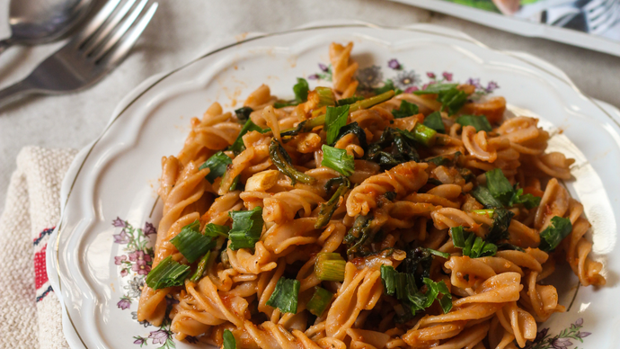 Recipe : Tangy Red Lentil Pasta with Spinach